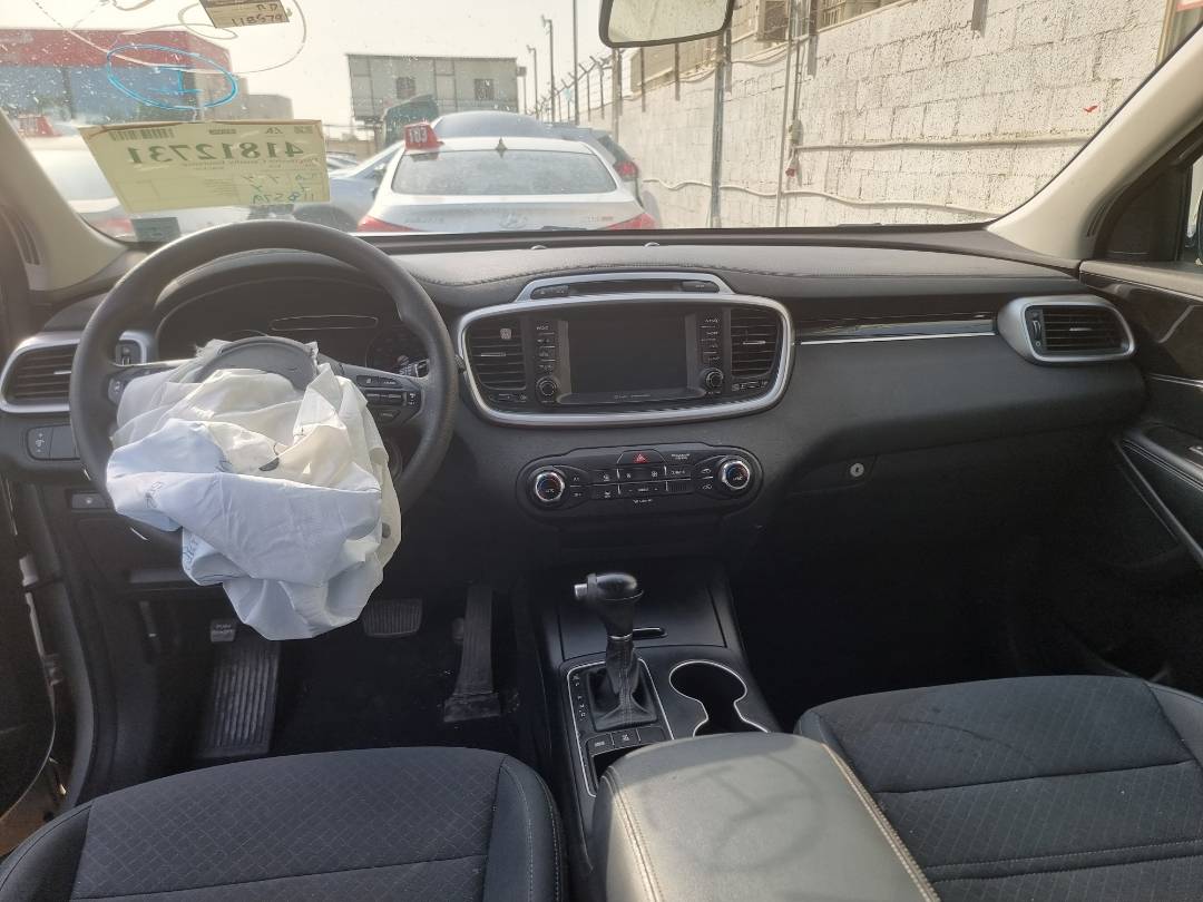 2018 KIA SORENTO — 118579 Miles — Lot 21457485 — Souq - Marhaba Auctions Used Cars - Image 8