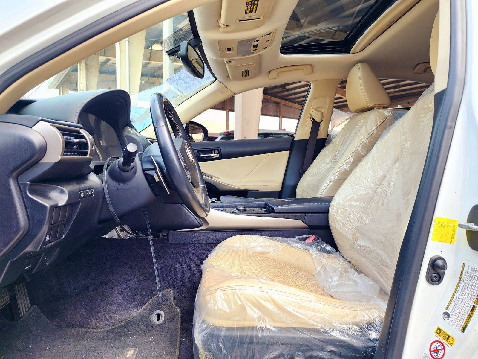 2014 LEXUS IS 250 — 100619 Miles — Lot 25E5005961 — Souq - Marhaba Auctions Used Cars - Image 9