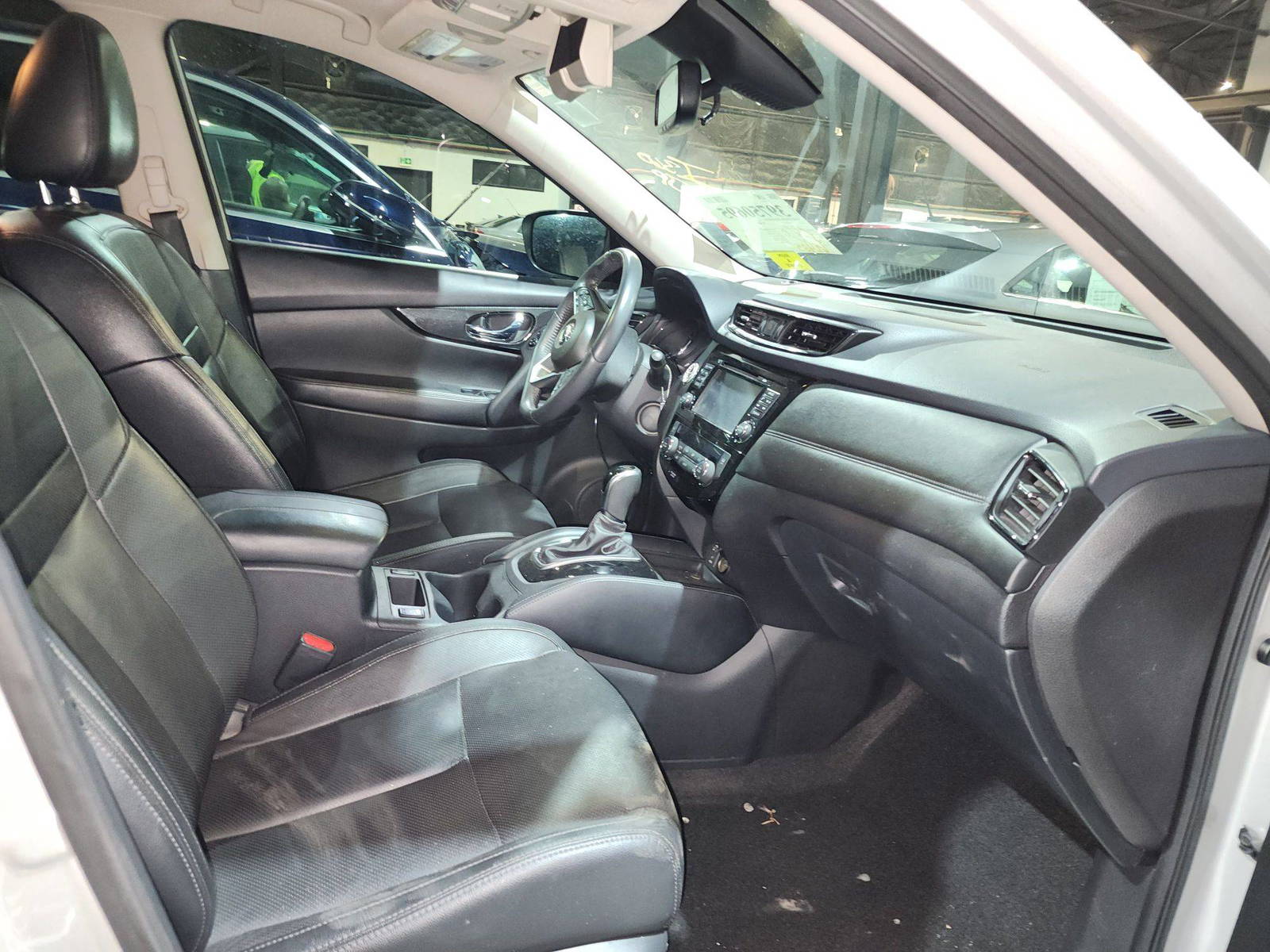 2017 NISSAN ROGUE — 162485 Miles — Lot 39750695 — Al Quoz - Marhaba Auctions Used Cars - Image 8