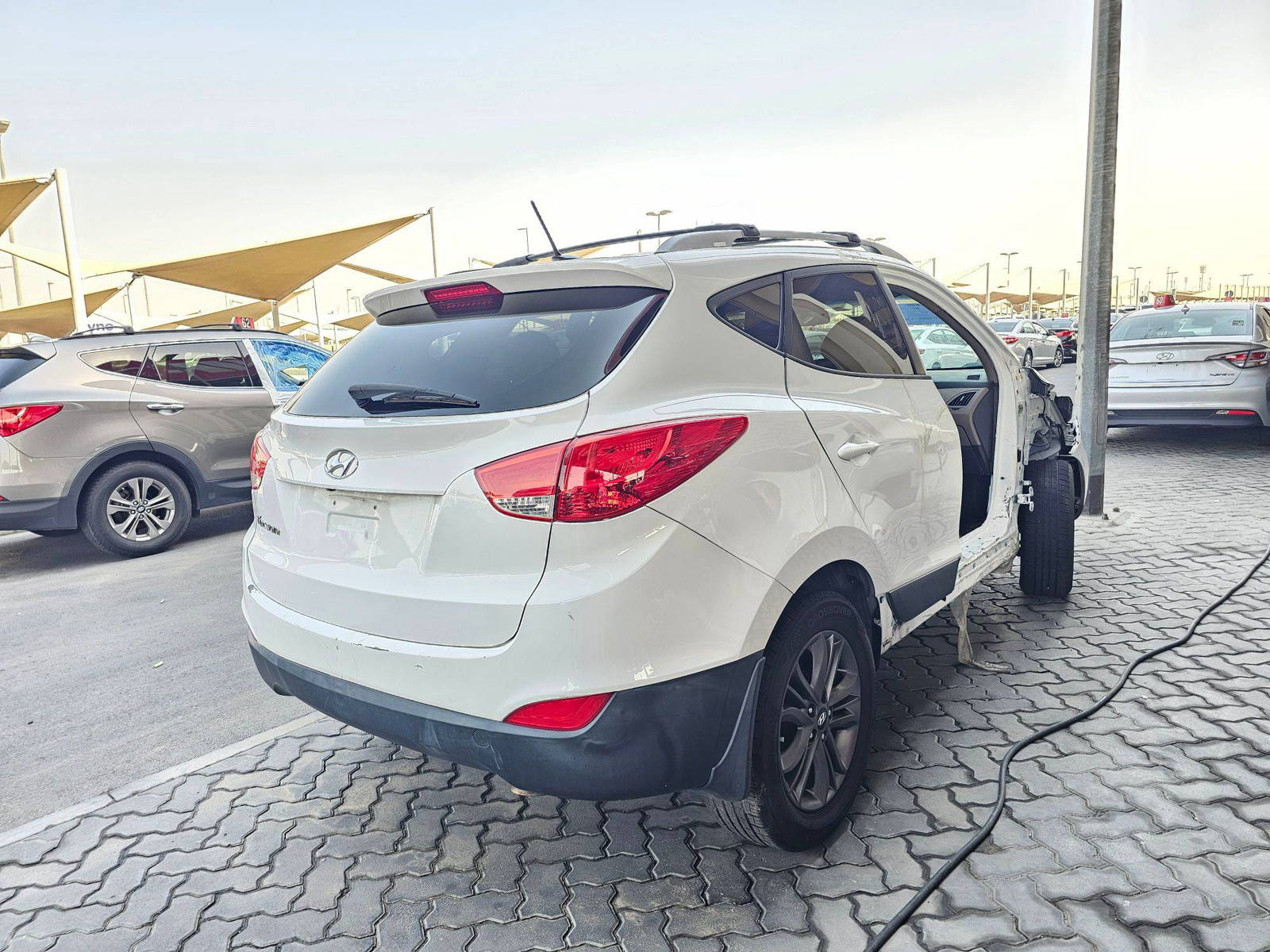 2015 HYUNDAI TUCSON — 161037 Miles — Lot AG5FU084044 — Souq - Marhaba Auctions Used Cars - Image 3