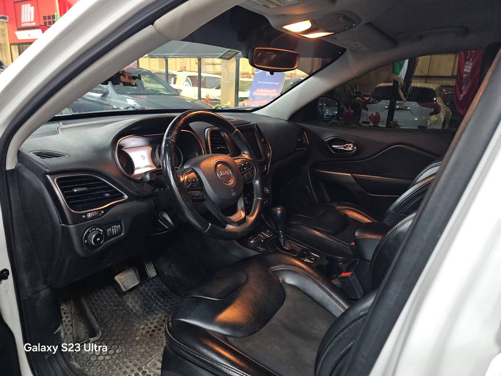 2019 JEEP CHEROKEE — 110338 Miles — Lot 6KD298269 — Main - Marhaba Auctions Used Cars - Image 8