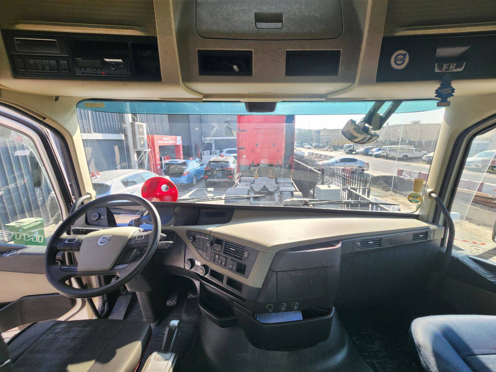 2014 VOLVO FH-Series — 961083,9 KM — Lot 693528 — Al Quoz - Marhaba Auctions Used Cars - Image 8