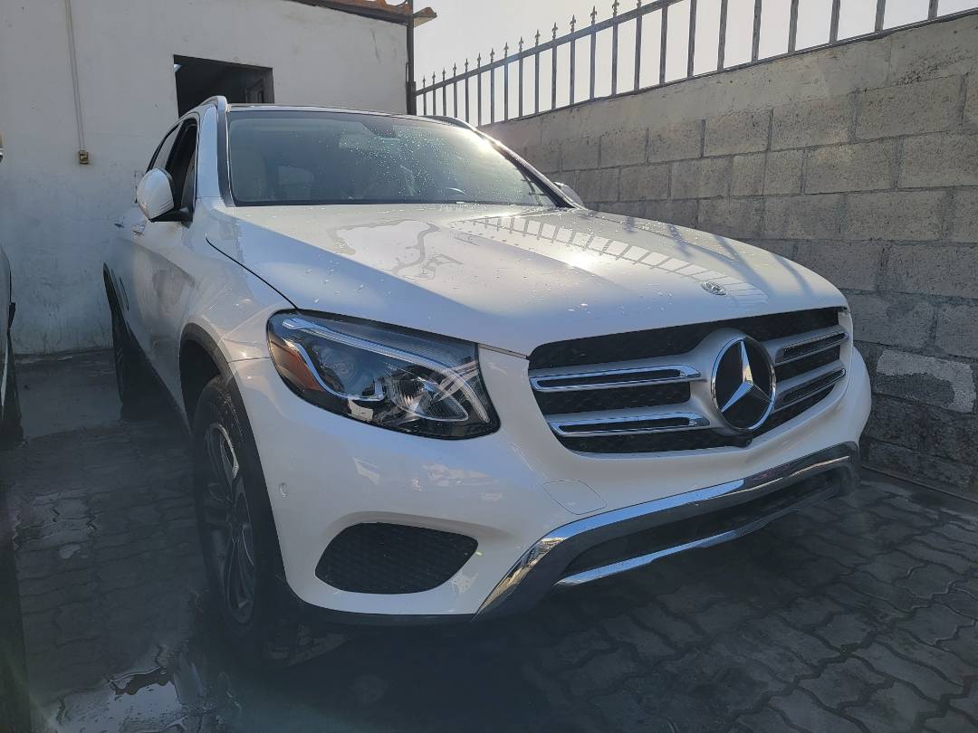 2018 MERCEDES BENZ GLC-300 — 96961 Miles — Lot B9JV050641 — Main - Marhaba Auctions Used Cars - Image 3