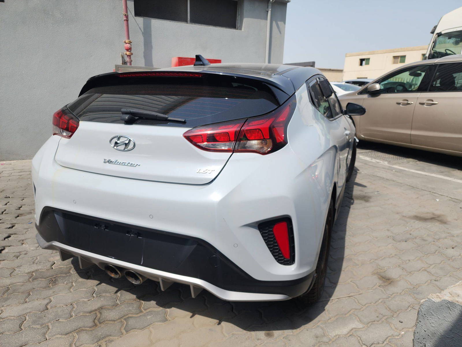 HYUNDAI VELOSTER 2019 - Marhaba Auction Used Cars - Image 3