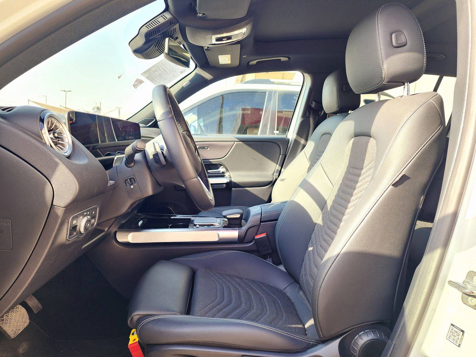 2024 MERCEDES BENZ EQB 350 — 16840 KM — Lot M1CB9RN059748 — Souq - Marhaba Auctions Used Cars - Image 9