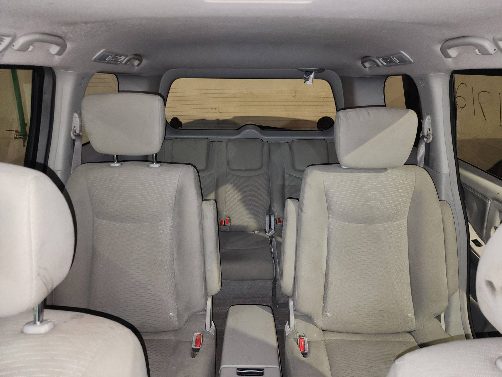 2016 NISSAN QUEST — 181445 Miles — Lot 9156139 — Al Quoz - Marhaba Auctions Used Cars - Image 9