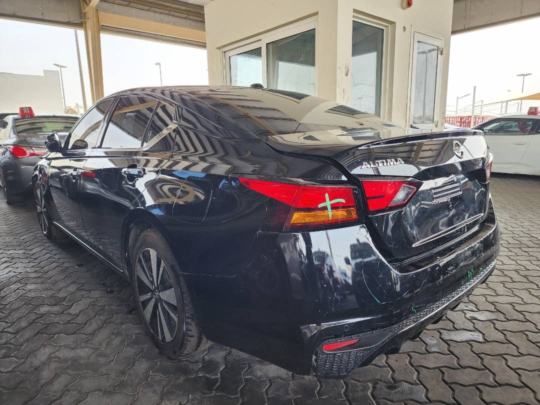 2020 NISSAN ALTIMA — 134998 Miles — Lot 41132 — Souq - Marhaba Auctions Used Cars - Image 6