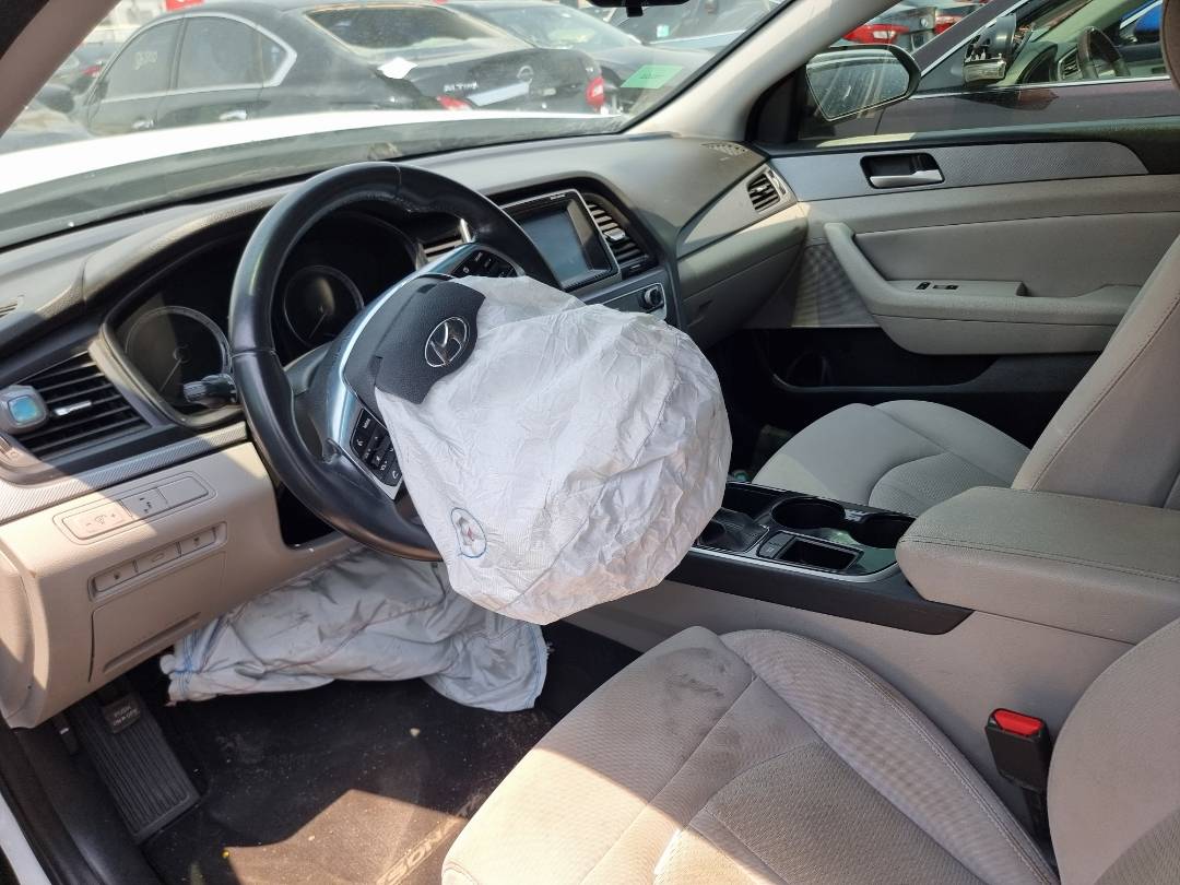 2018 HYUNDAI SONATA — 63278 Miles — Lot 1254887 — Souq - Marhaba Auctions Used Cars - Image 4