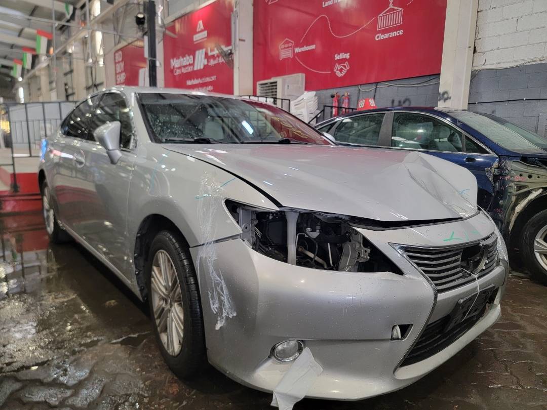 2013 LEXUS ES 350 — 162186 Miles — Lot D2027006 — Souq - Marhaba Auctions Used Cars - Image 4