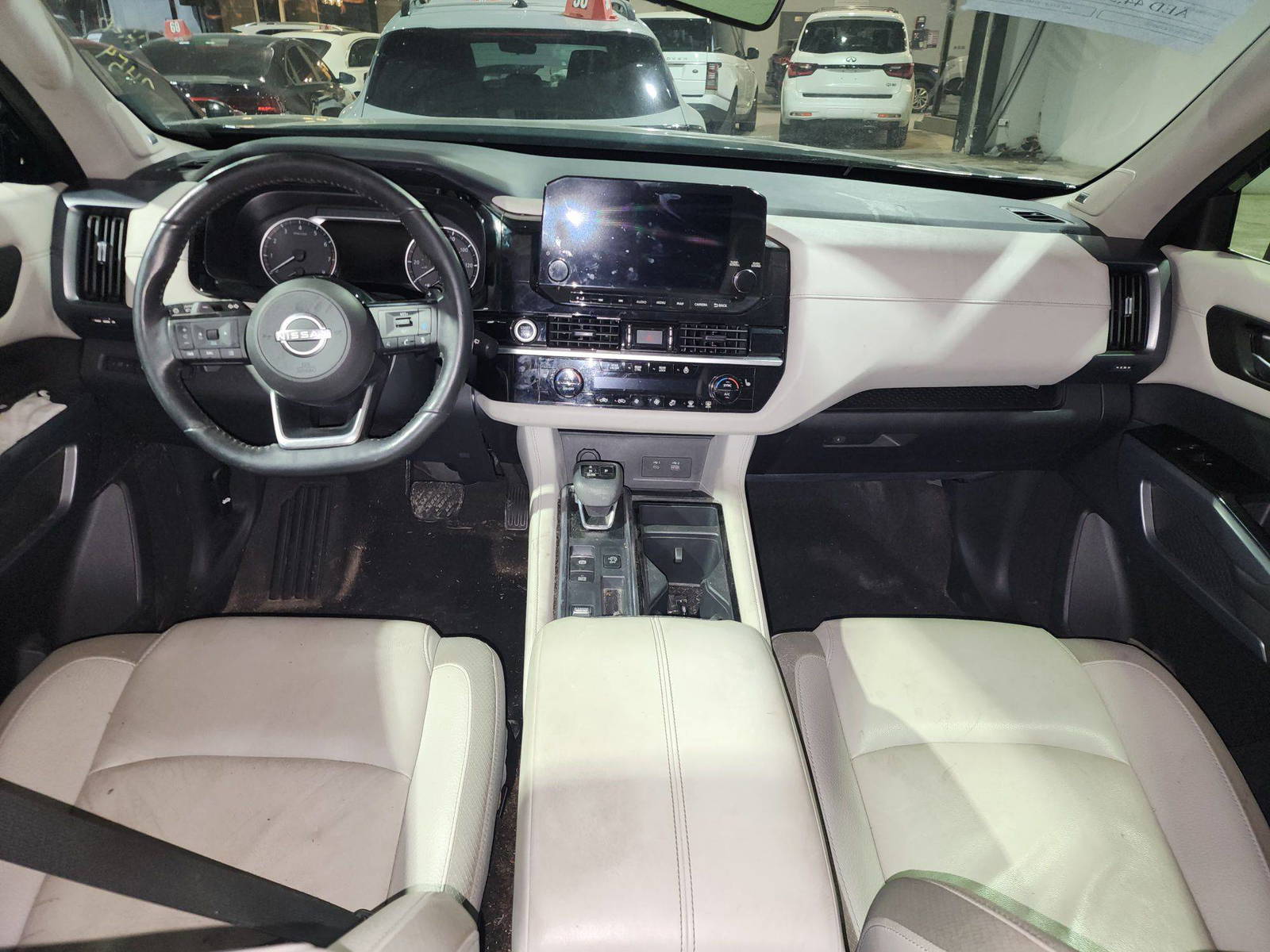 2023 NISSAN PATHFINDER — sold — 35581 Miles — Lot 43051679 — Souq - Marhaba Auctions Used Cars - Image 5