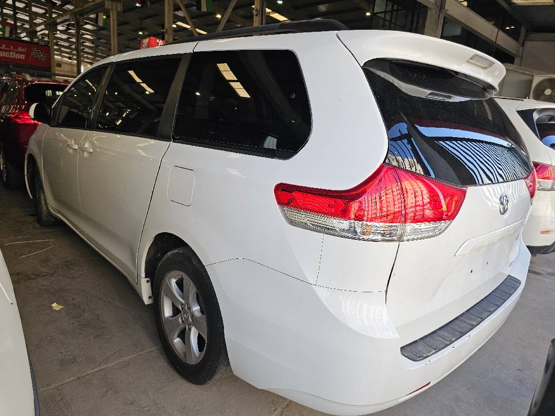TOYOTA SIENNA
