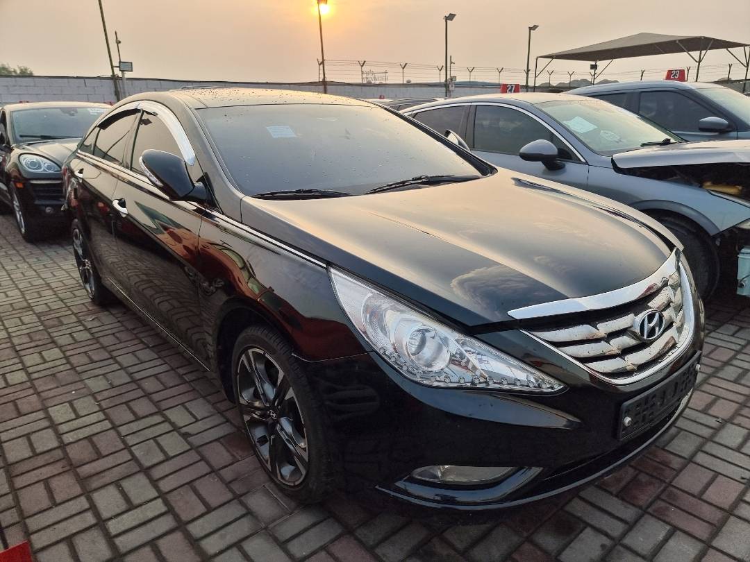 2010 HYUNDAI SONATA — 171204 KM — Lot 102198 — Ind. 12 - Marhaba Auctions Used Cars - Image 3
