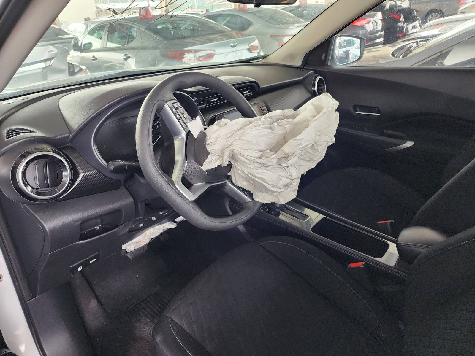2021 NISSAN KICKS — 63650 Miles — Lot ML469971 - Marhaba Auctions Used Cars - Image 5