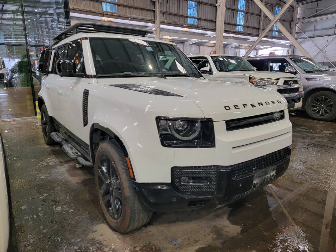 2022 LAND ROVER DEFENDER 110 X-DYNAMIC SE — 80582 KM — Lot N2077348 — Main - Marhaba Auctions Used Cars - Image 5