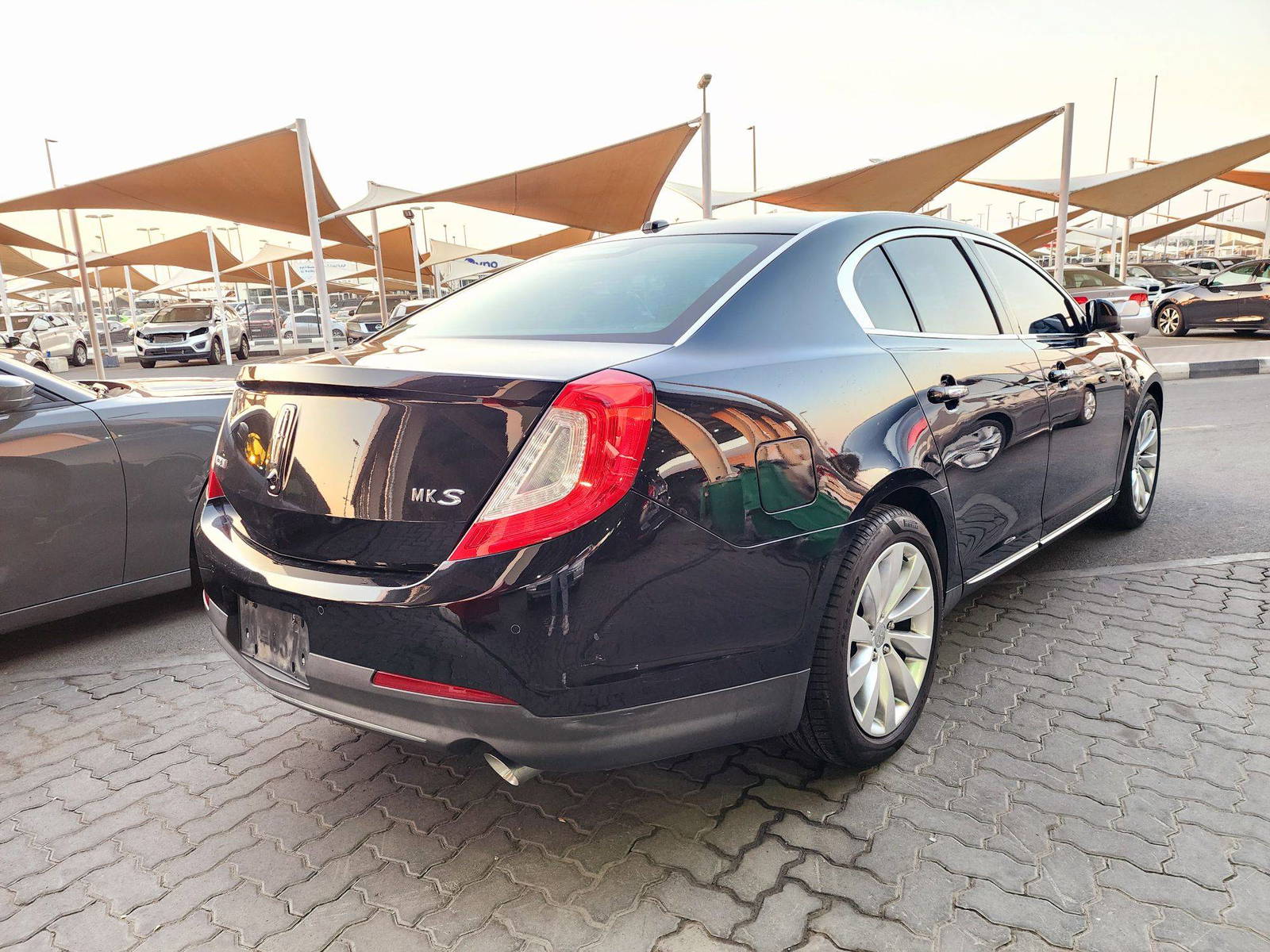 2014 LINCOLN MKS — 175445 KM — Lot K9EG604702 — Souq - Marhaba Auctions Used Cars - Image 4