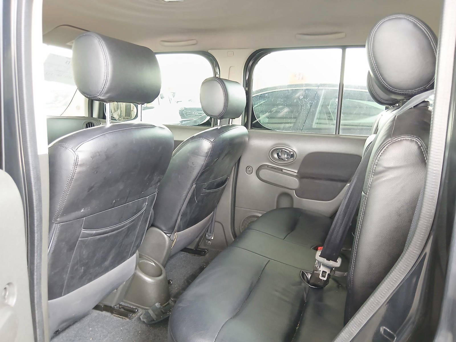 2011 NISSAN CUBE — 156565 KM — Lot 000421 — Souq - Marhaba Auctions Used Cars - Image 6