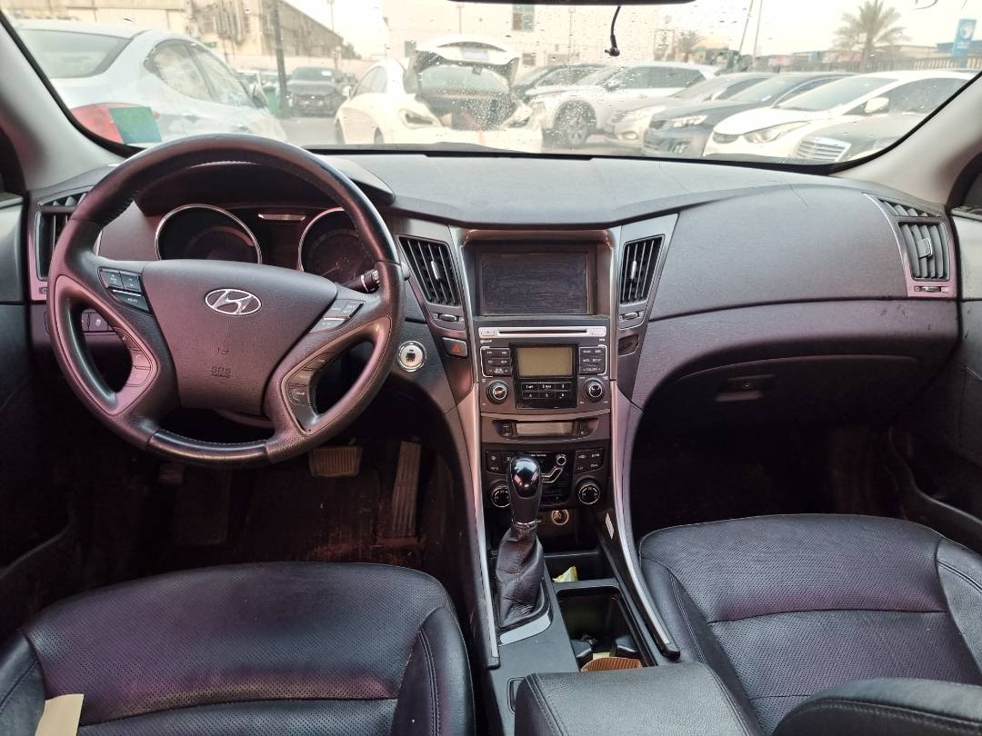 2012 HYUNDAI SONATA — 253988 KM — Lot 124587 — Souq - Marhaba Auctions Used Cars - Image 7