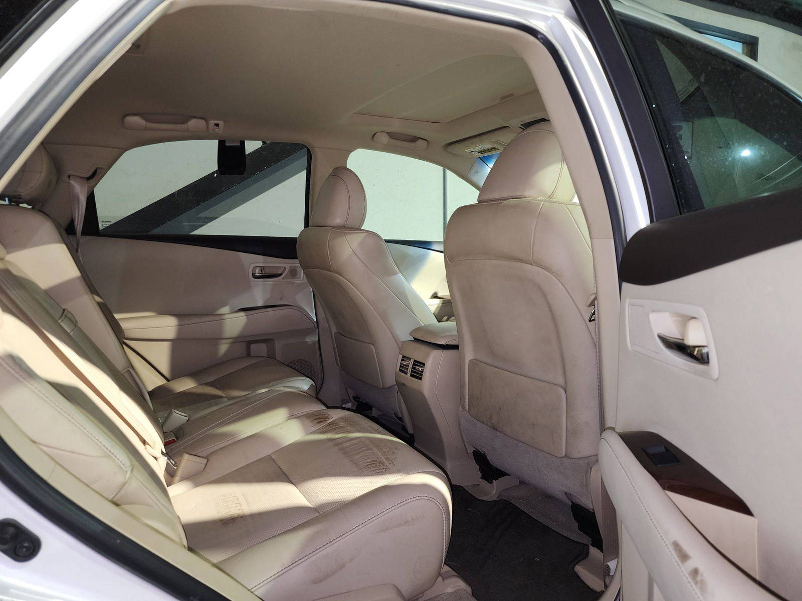 2013 LEXUS RX 350 — 104866 Miles — Lot 86015434 — Souq - Marhaba Auctions Used Cars - Image 5