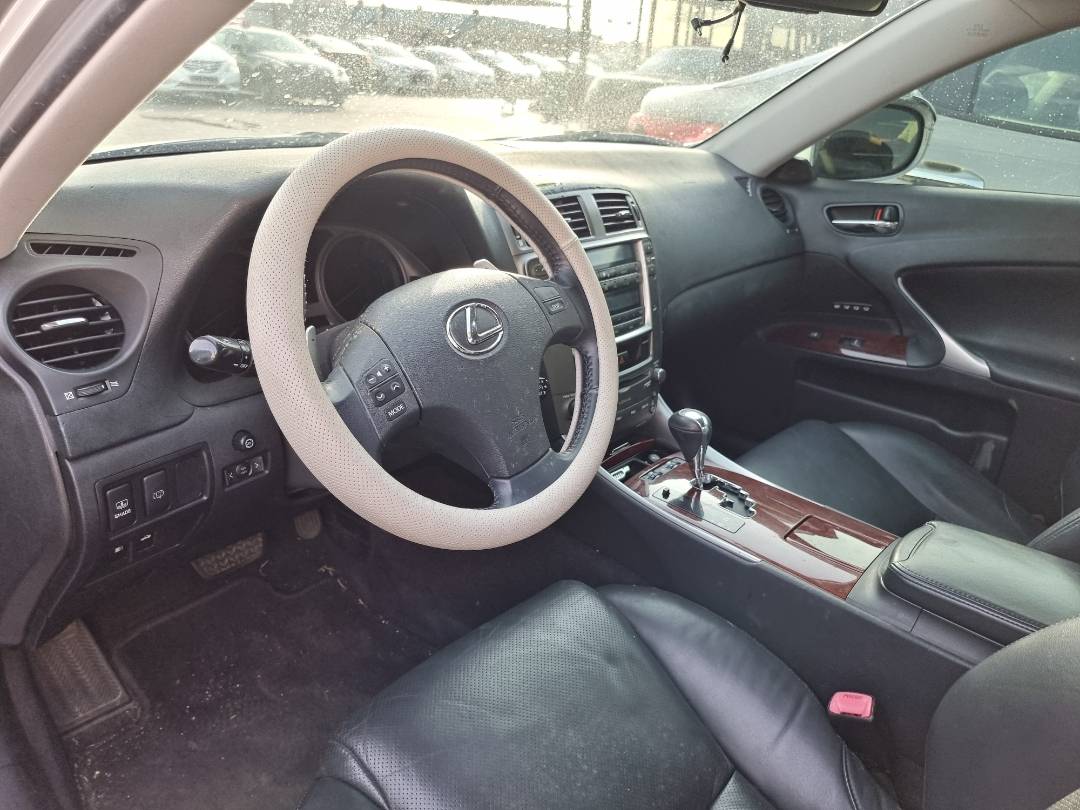 2007 LEXUS IS 250 — 142684 KM — Lot 2105487 — Ind. 12 - Marhaba Auctions Used Cars - Image 8