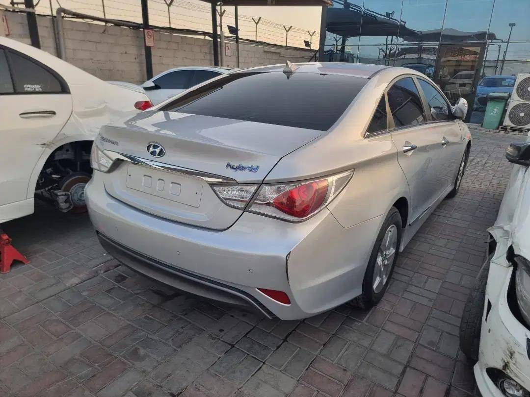 2012 HYUNDAI SONATA — 172821 KM — Lot 010765 — Main - Marhaba Auctions Used Cars - Image 4