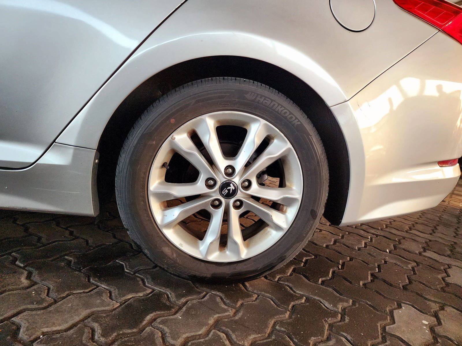2013 KIA K5 — 88338 KM — Lot 394159 — Souq - Marhaba Auctions Used Cars - Image 10