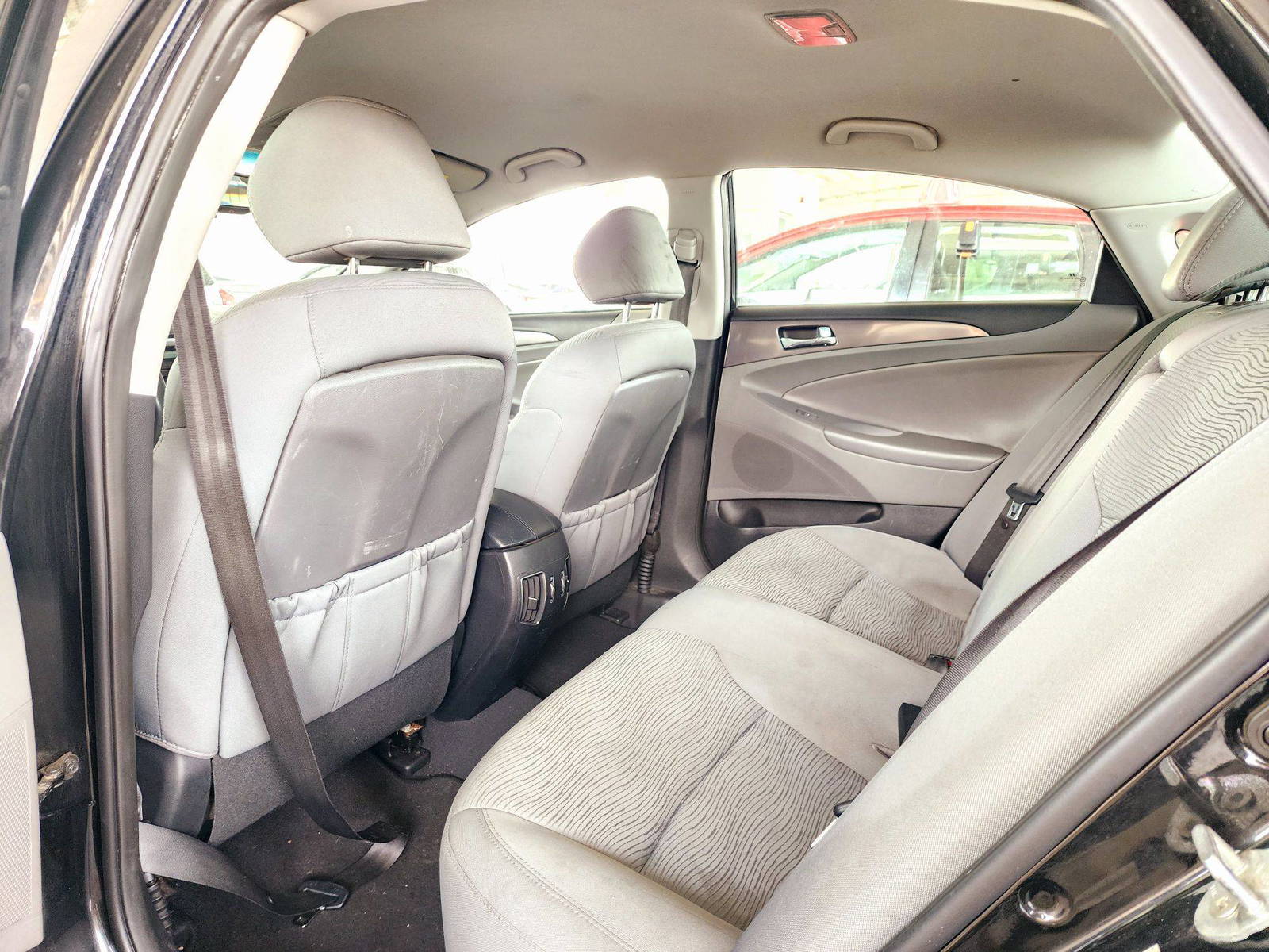2013 HYUNDAI SONATA — 154361 Miles — Lot 215487 — Souq - Marhaba Auctions Used Cars - Image 6