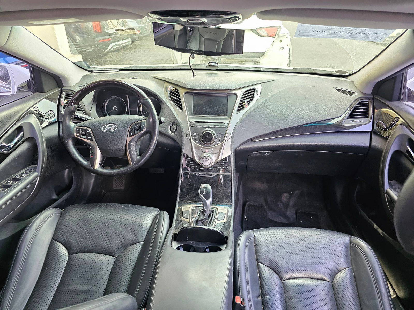 2012 HYUNDAI GRANDEUR — 219526 KM — Lot CA218125 — Souq - Marhaba Auctions Used Cars - Image 7