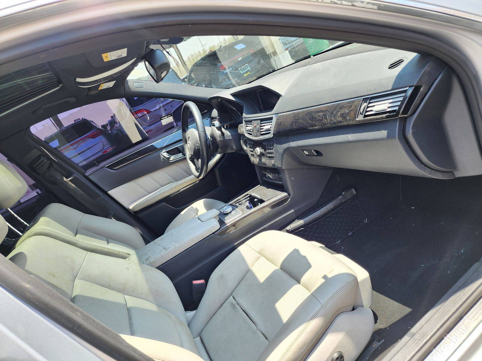 2010 MERCEDES BENZ E 350 — 195617 Miles — Lot 47114324 — Main - Marhaba Auctions Used Cars - Image 7