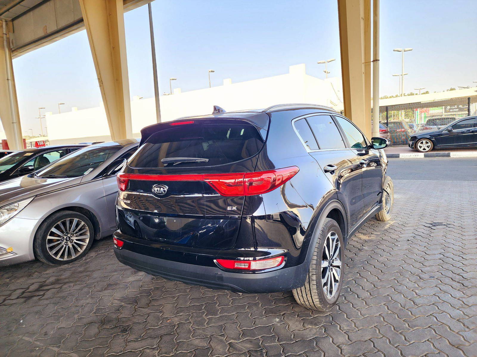 2018 KIA SPORTAGE — 117333 Miles — Lot J7324302 — Souq - Marhaba Auctions Used Cars - Image 3