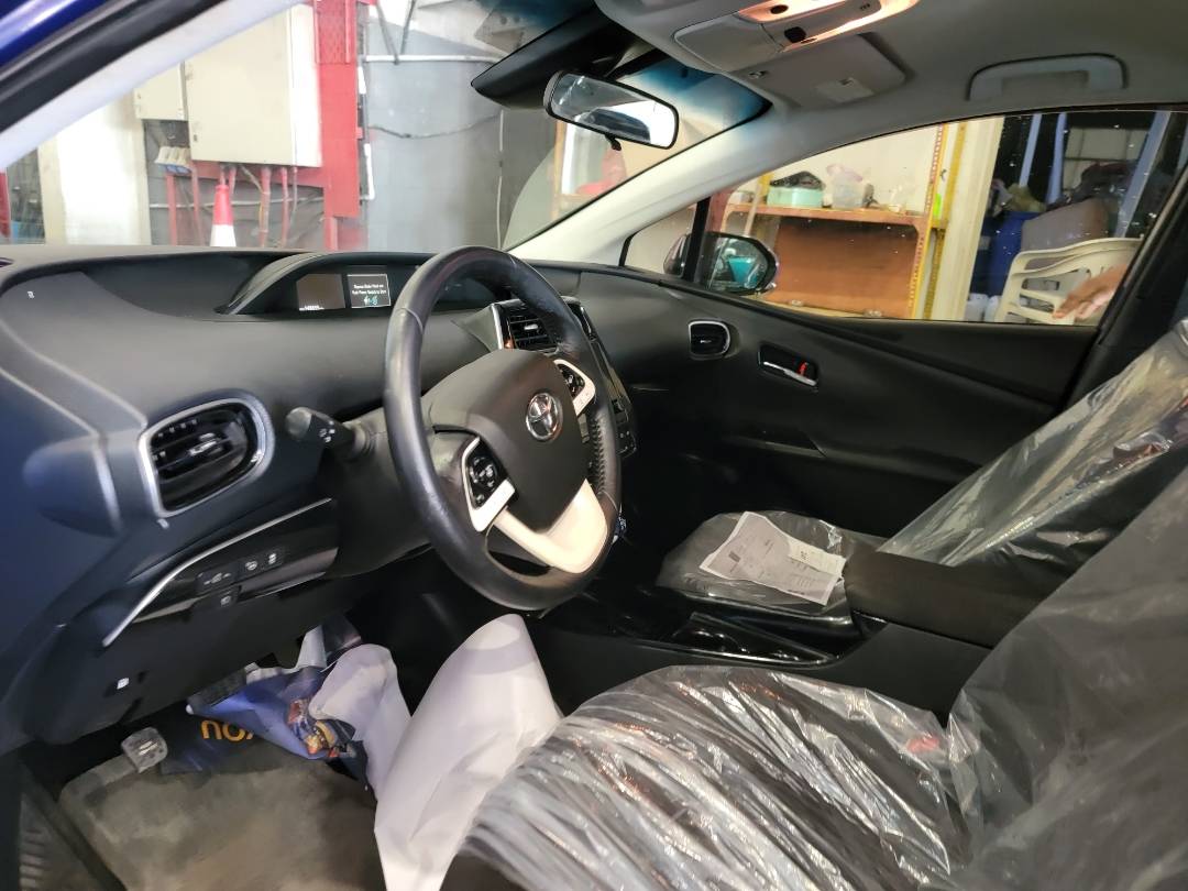2018 TOYOTA PRIUS — 148655 Miles — Lot 057588 — Main - Marhaba Auctions Used Cars - Image 8
