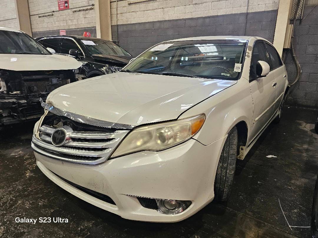 TOYOTA AVALON