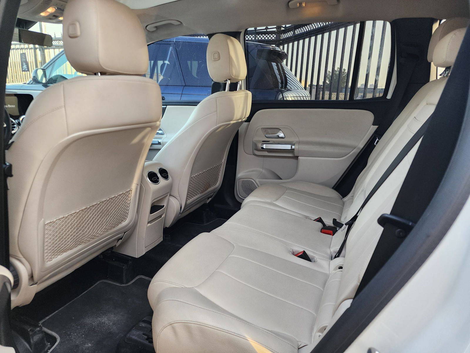 MERCEDES BENZ GLB 250 2022 - Marhaba Auction Used Cars - Image 7