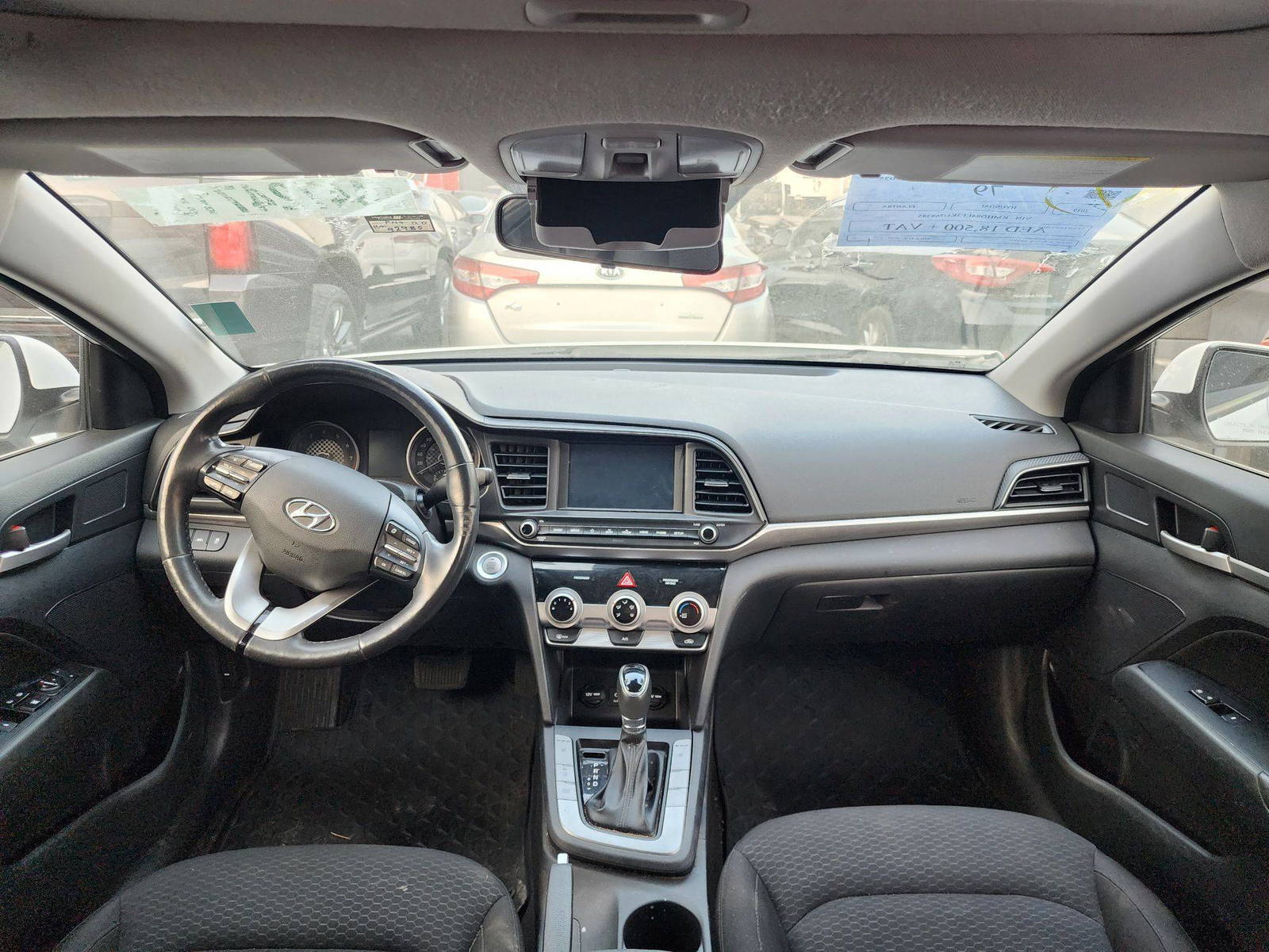 2019 HYUNDAI ELANTRA — 92985 KM — Lot 44724715 — Al Quoz - Marhaba Auctions Used Cars - Image 8