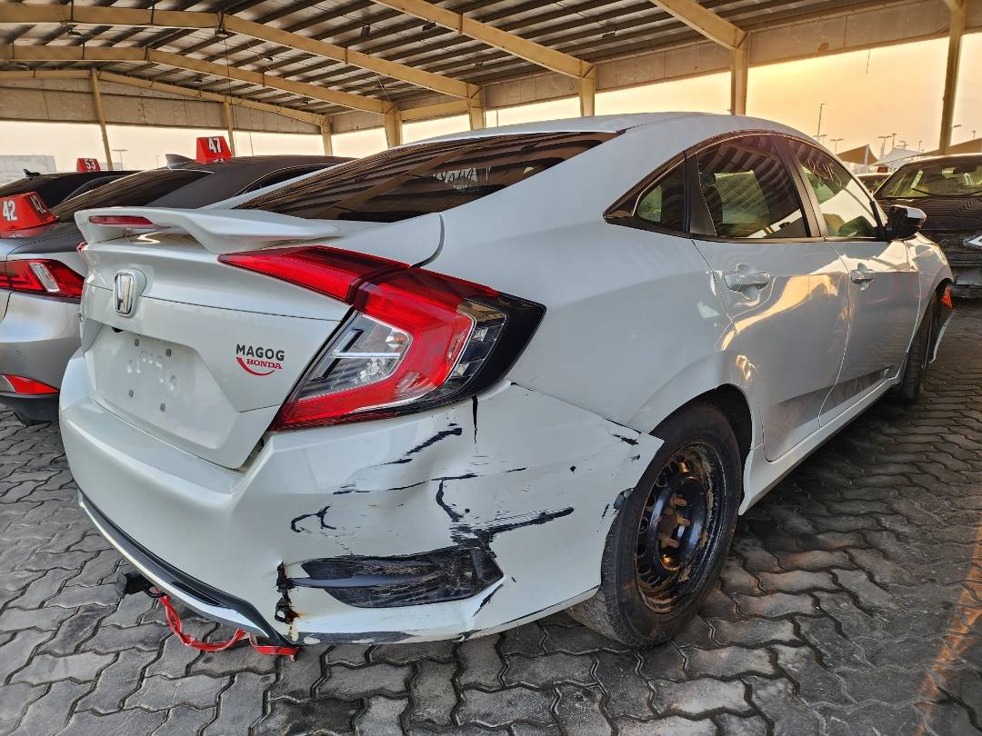 2019 HONDA CIVIC — 132468 KM — Lot 009125 — Souq - Marhaba Auctions Used Cars - Image 5