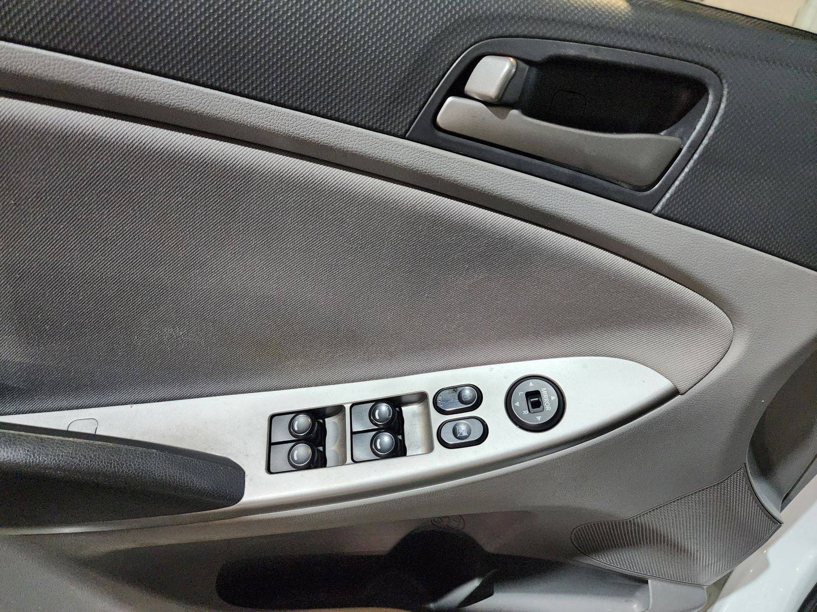 2016 HYUNDAI ACCENT — 173561 Miles — Lot 046051 — Souq - Marhaba Auctions Used Cars - Image 10