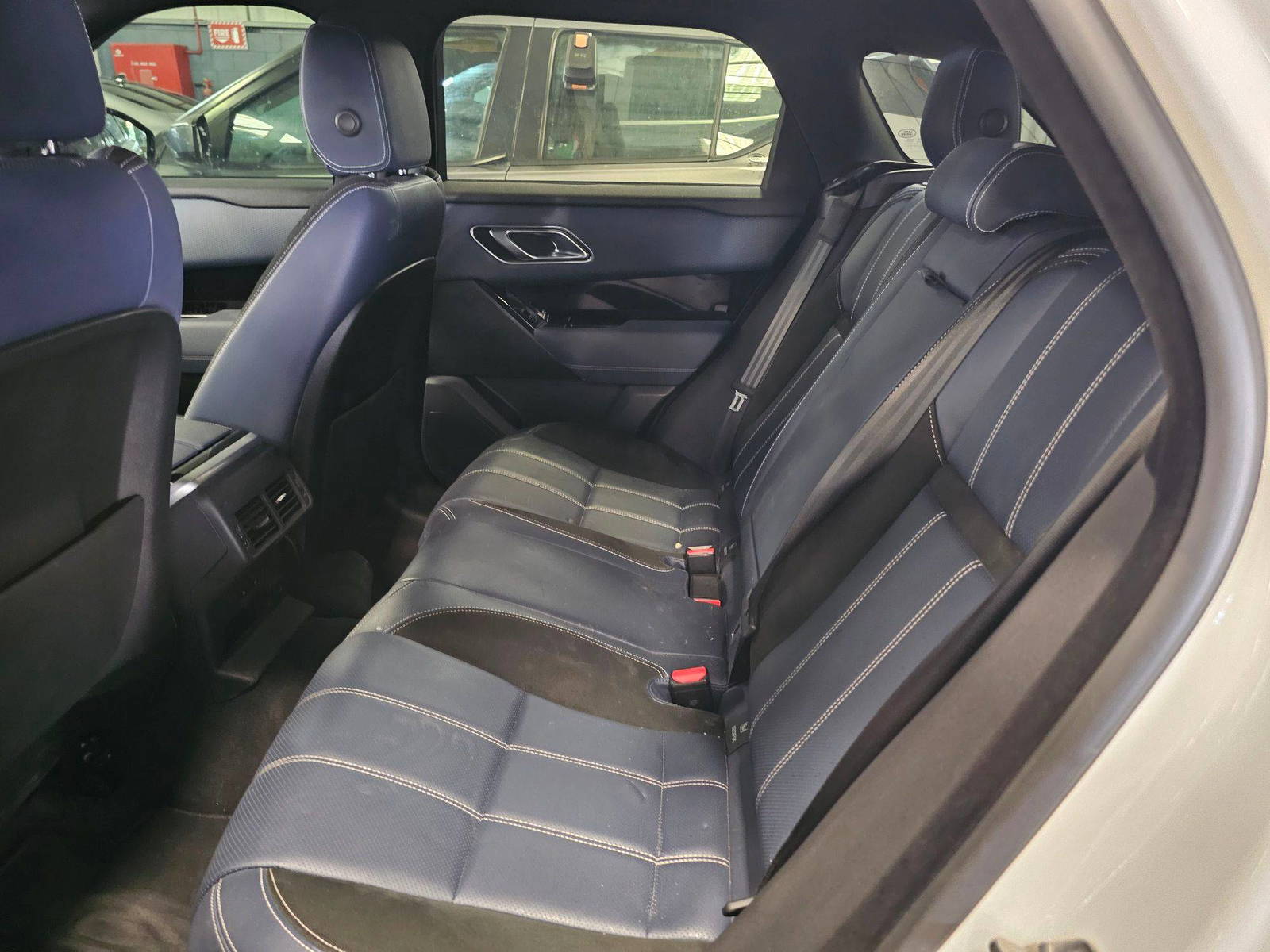 LAND ROVER RANGE ROVER VELAR R-DYNAMIC S 2023 - Marhaba Auction Used Cars - Image 9