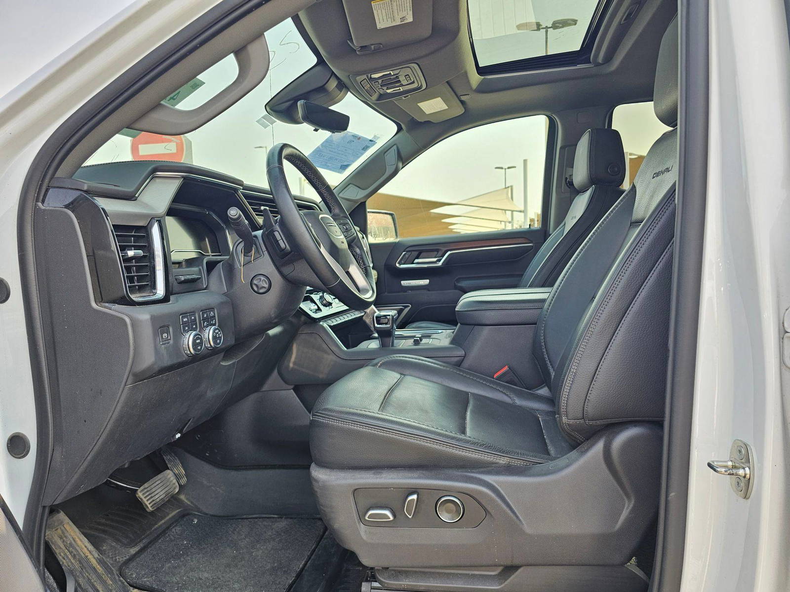 2024 GMC SIERRA — 42287 Miles — Lot 5RG190839 — Ind. 12 - Marhaba Auctions Used Cars - Image 9