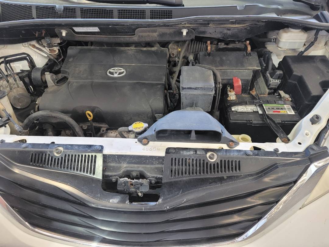 2011 TOYOTA SIENNA — 243380 Miles — Lot BS116332 — Main - Marhaba Auctions Used Cars - Image 11