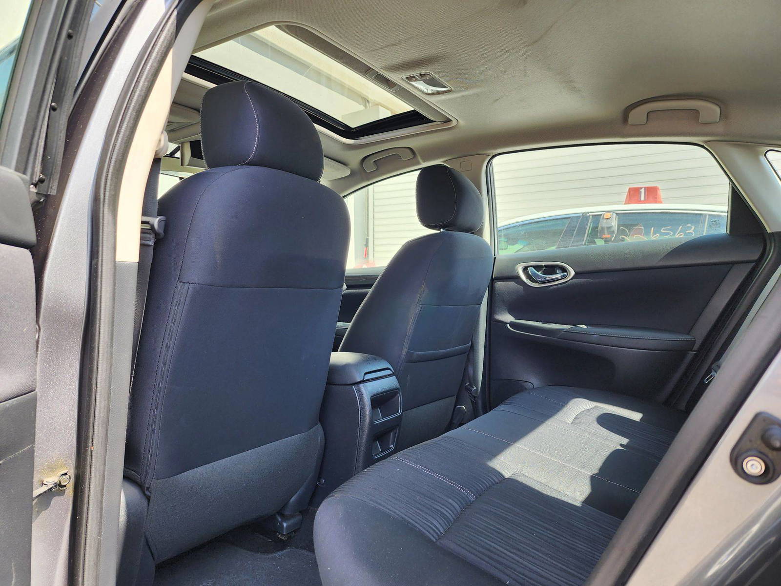 2016 NISSAN SENTRA — 136292 KM — Lot 49493814 — Souq - Marhaba Auctions Used Cars - Image 6