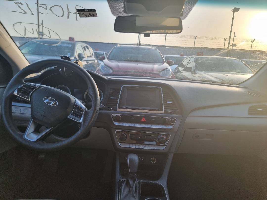 2018 HYUNDAI SONATA — 122918 Miles — Lot 710512 — Souq - Marhaba Auctions Used Cars - Image 8