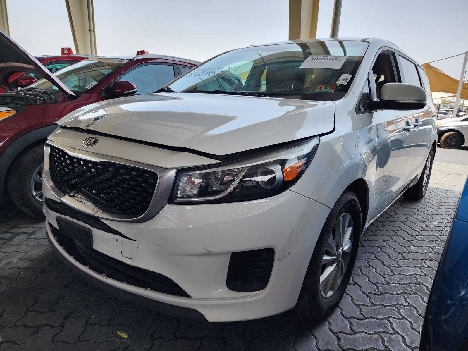 2015 KIA SEDONA — 181613 Miles — Lot 38901634 — Souq - Marhaba Auctions Used Cars - Image 8