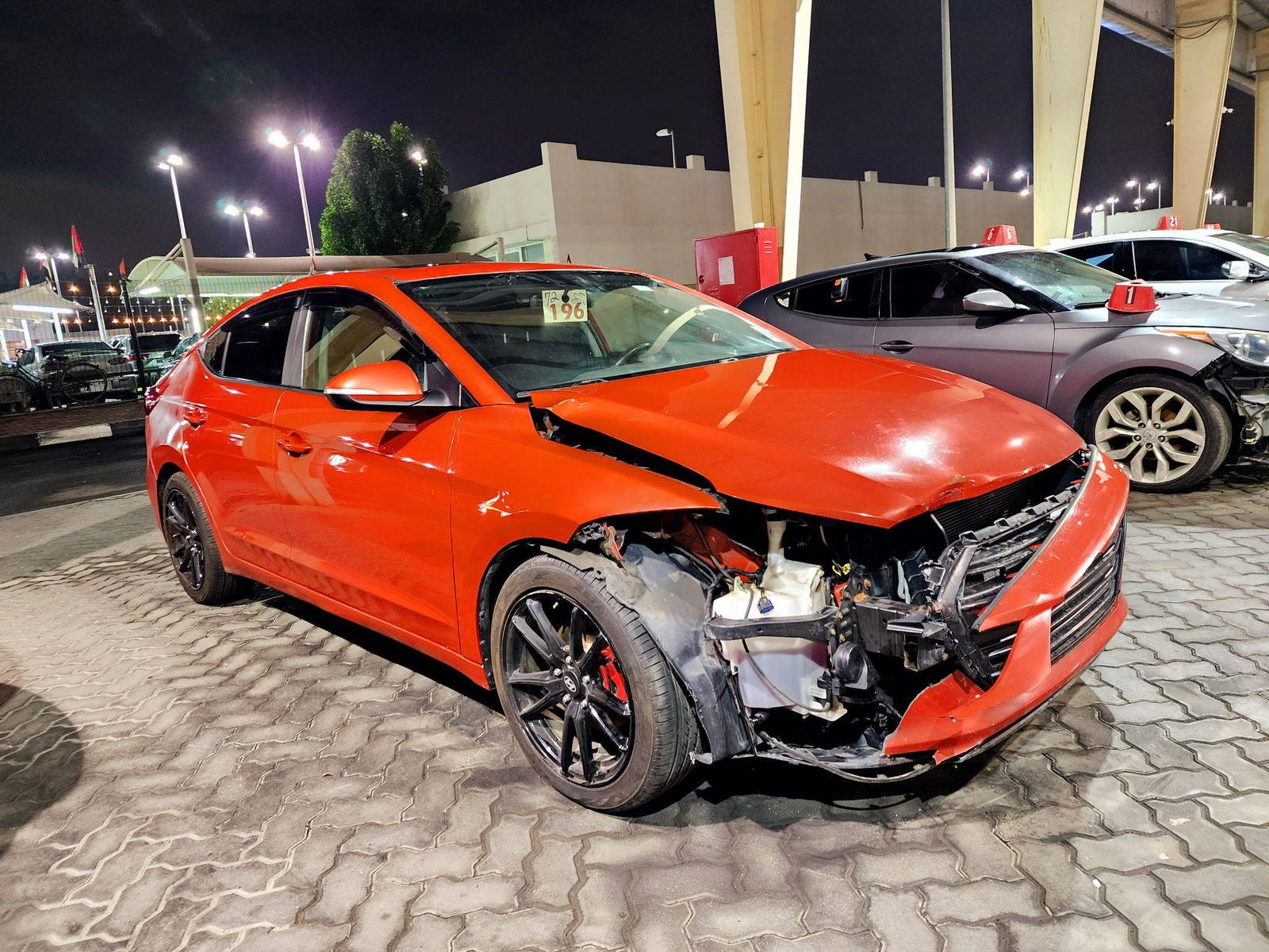 2017 HYUNDAI ELANTRA — 104270 KM — Lot 125478 — Souq - Marhaba Auctions Used Cars - Image 4