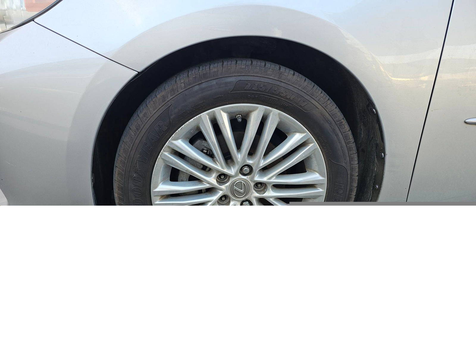 2013 LEXUS ES 350 — 139298 Miles — Lot 1D2032959 — Souq - Marhaba Auctions Used Cars - Image 12