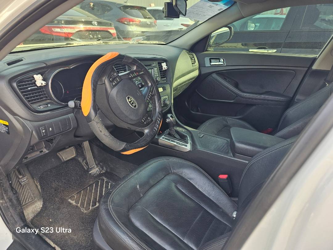 2013 KIA K5 — 133051 KM — Lot 015745 — Souq - Marhaba Auctions Used Cars - Image 8
