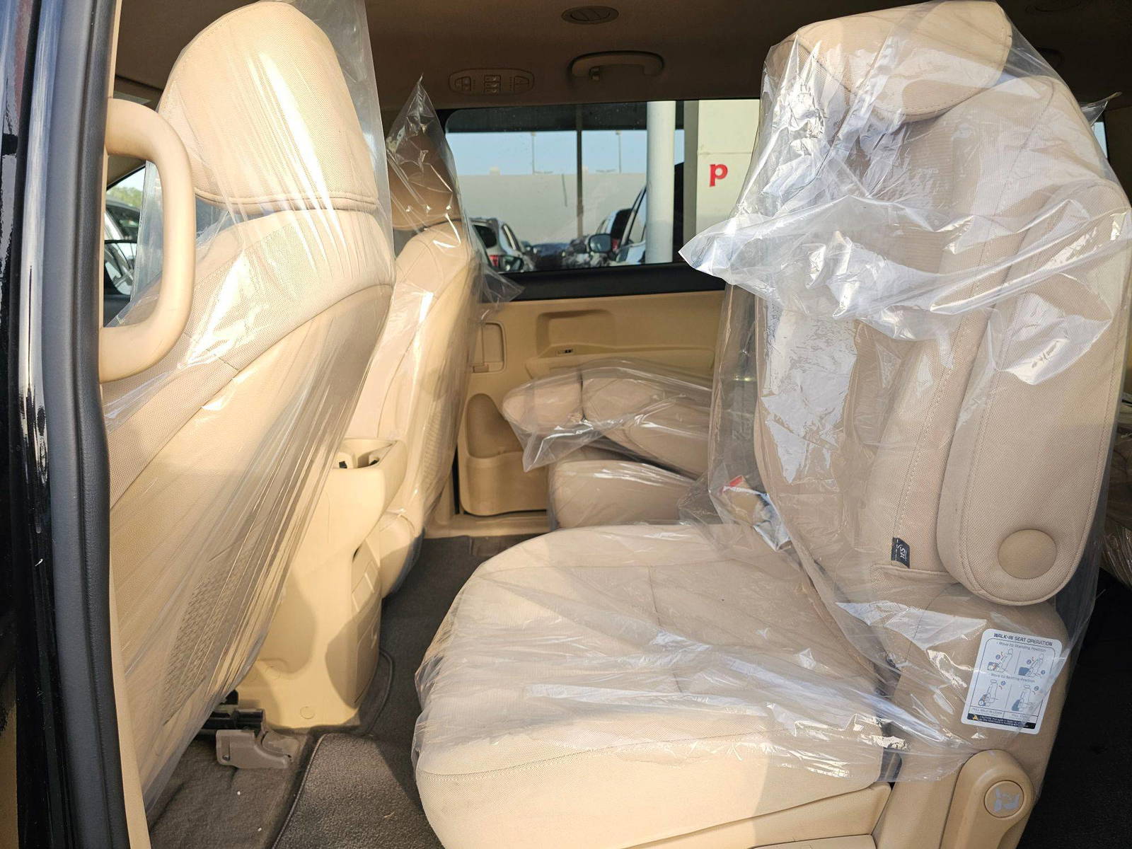 KIA SEDONA 2015 - Marhaba Auction Used Cars - Image 6