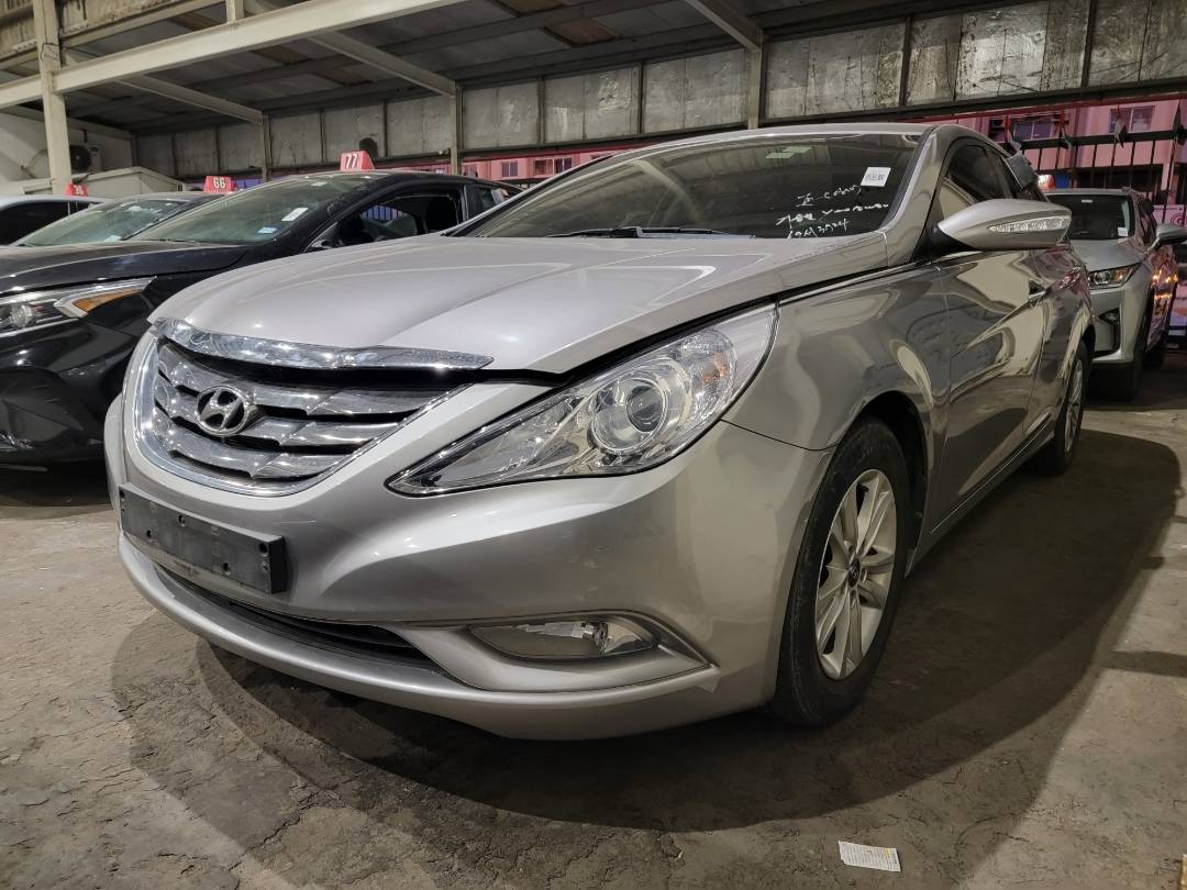 2010 HYUNDAI SONATA — 207758 KM — Lot 094699 — Main - Marhaba Auctions Used Cars - Image 5