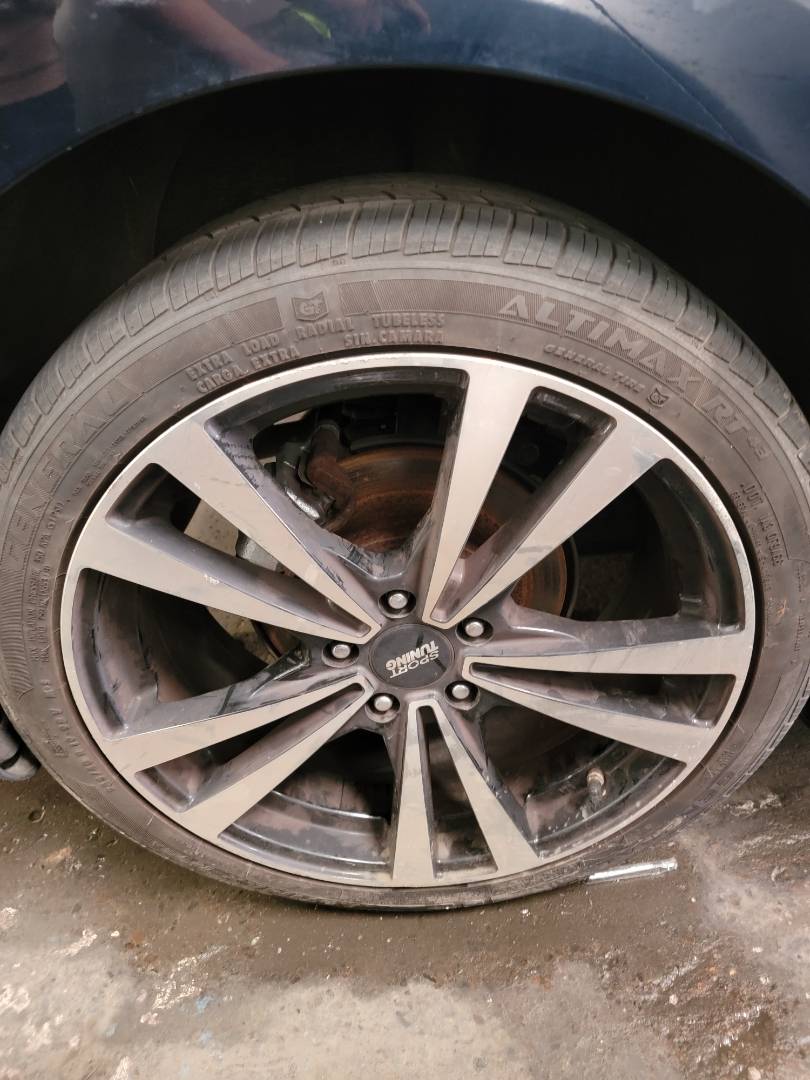 2013 HYUNDAI AZERA — 212511 Miles — Lot 38504122 — Ind. 12 - Marhaba Auctions Used Cars - Image 4