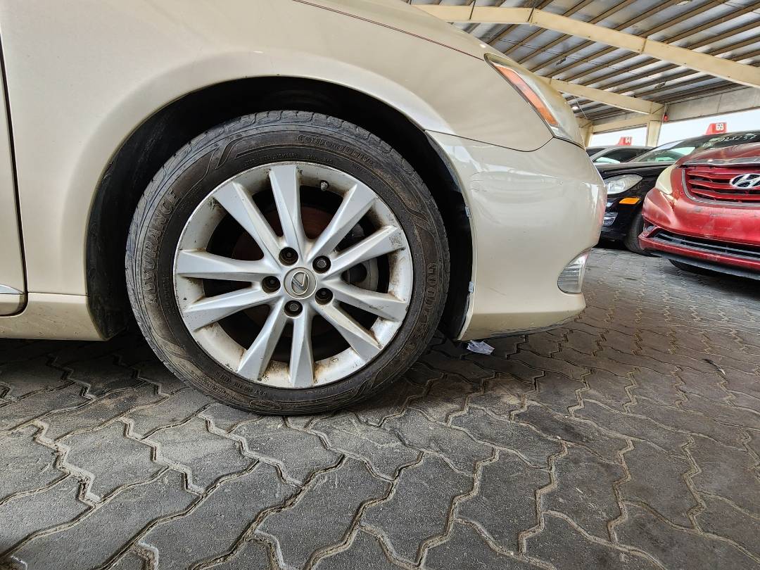 2011 LEXUS ES 350 — 247434 Miles — Lot 38940926 — Souq - Marhaba Auctions Used Cars - Image 13