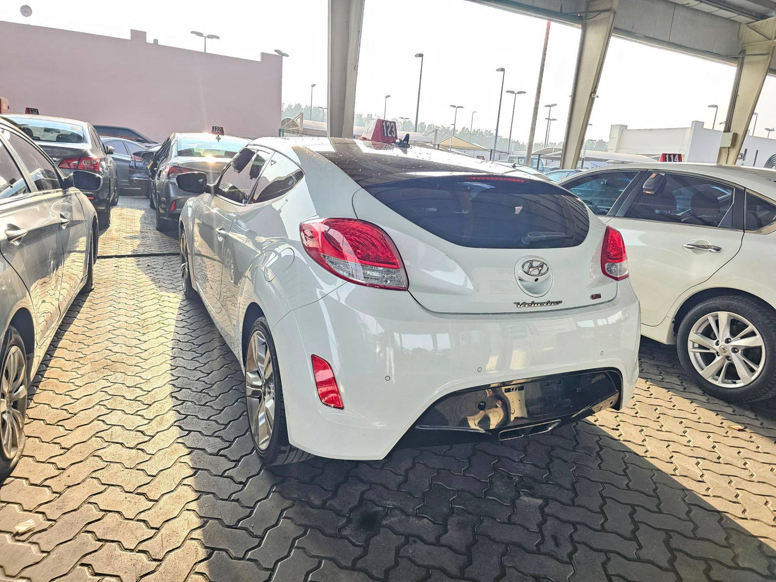 2013 HYUNDAI VELOSTER — 164159 KM — Lot U102097 — Souq - Marhaba Auctions Used Cars - Image 5