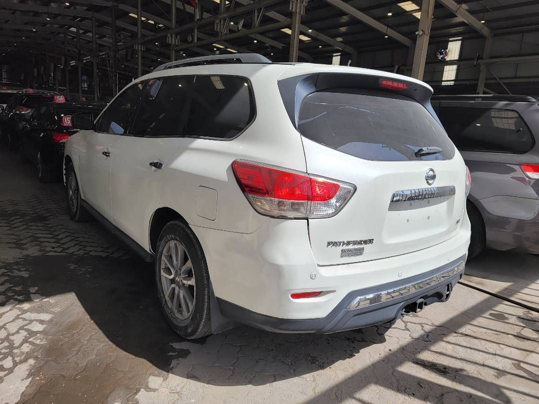 2015 NISSAN PATHFINDER — 250817 Miles — Lot FC708216 — Main - Marhaba Auctions Used Cars - Image 3